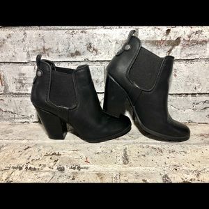 6M Carlos By Carlos Santana Ankle Boots